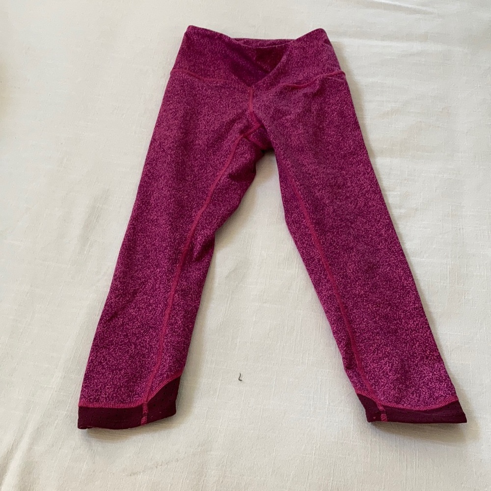 Lululemon crop leggings size 4 very cute